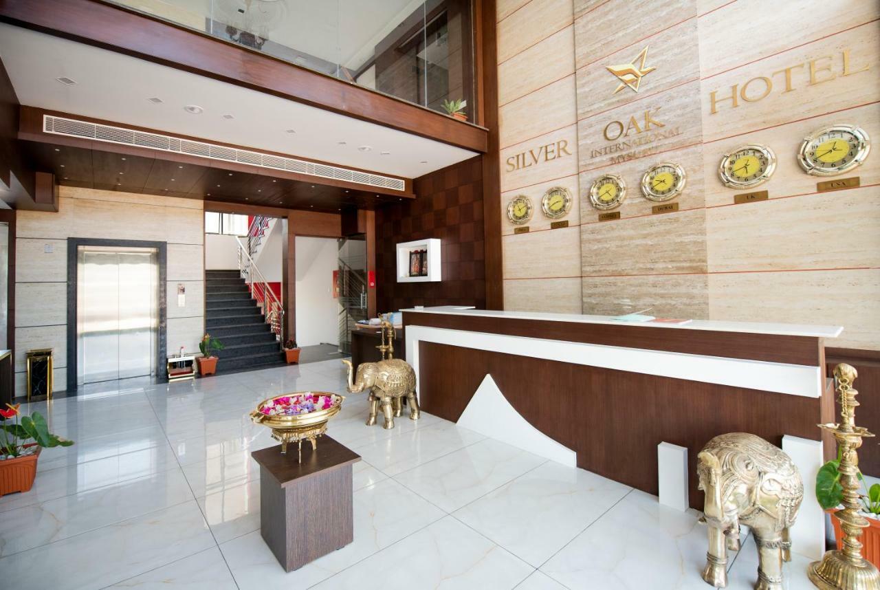Silver Oak Hotel Mysore Exteriör bild